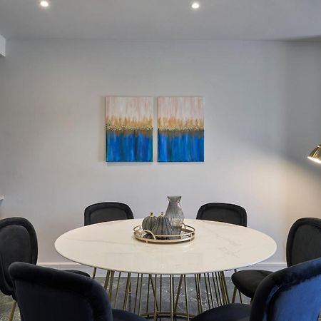 Chic N Bright 3Bd Apt With Hilton View Athènes Extérieur photo