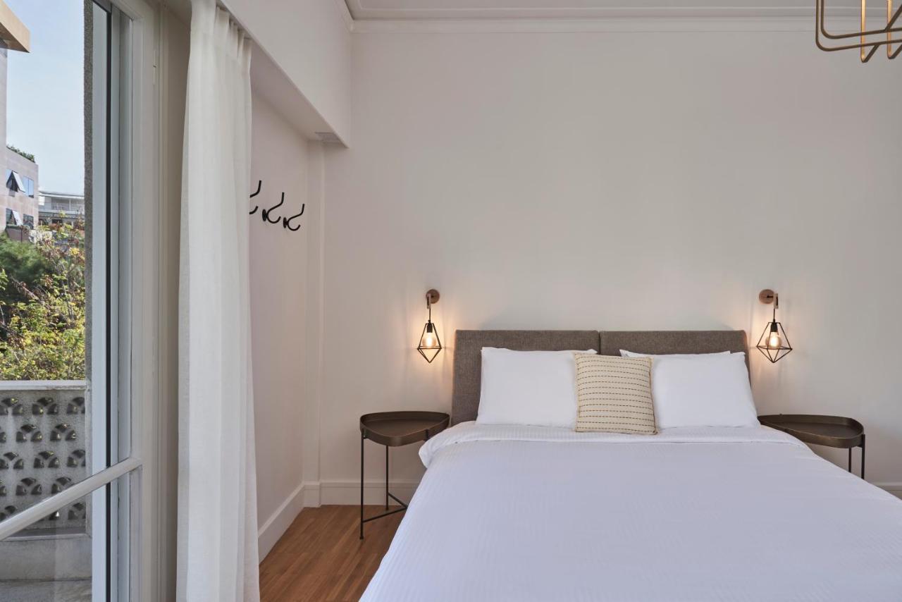 Chic N Bright 3Bd Apt With Hilton View Athènes Extérieur photo