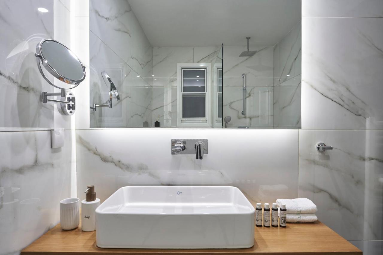 Chic N Bright 3Bd Apt With Hilton View Athènes Extérieur photo