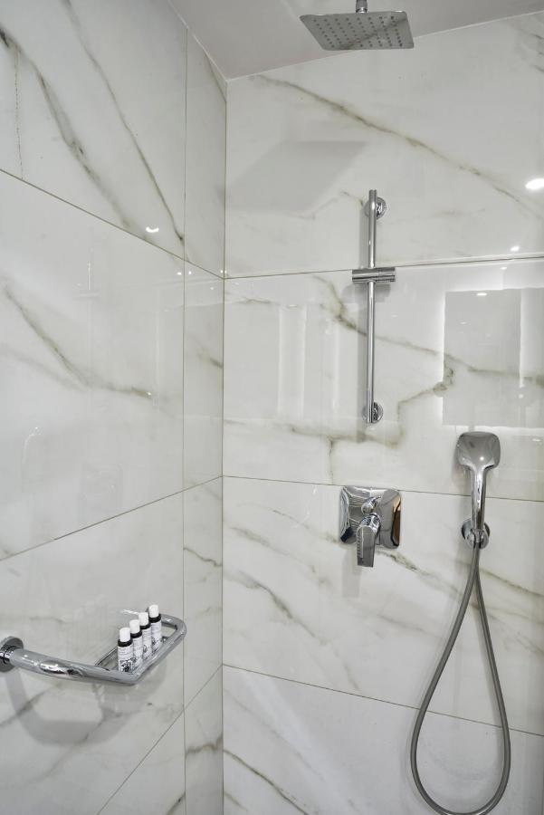 Chic N Bright 3Bd Apt With Hilton View Athènes Extérieur photo